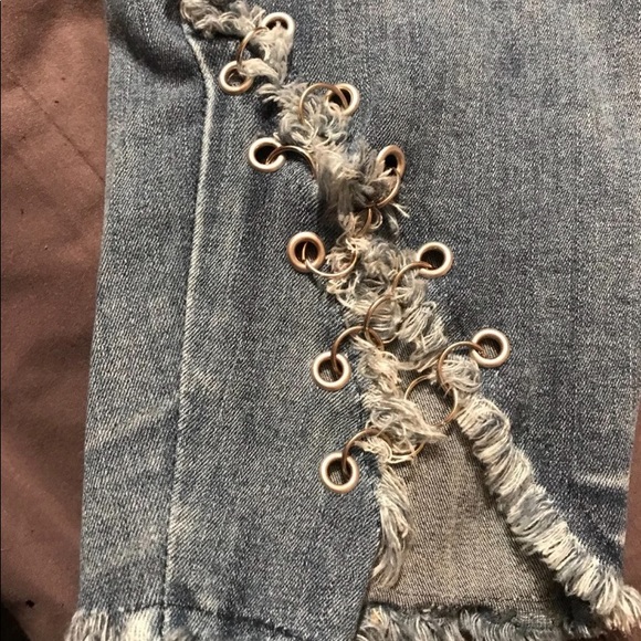 Forever 21 jeans with distressed areas - Picture 7 of 8